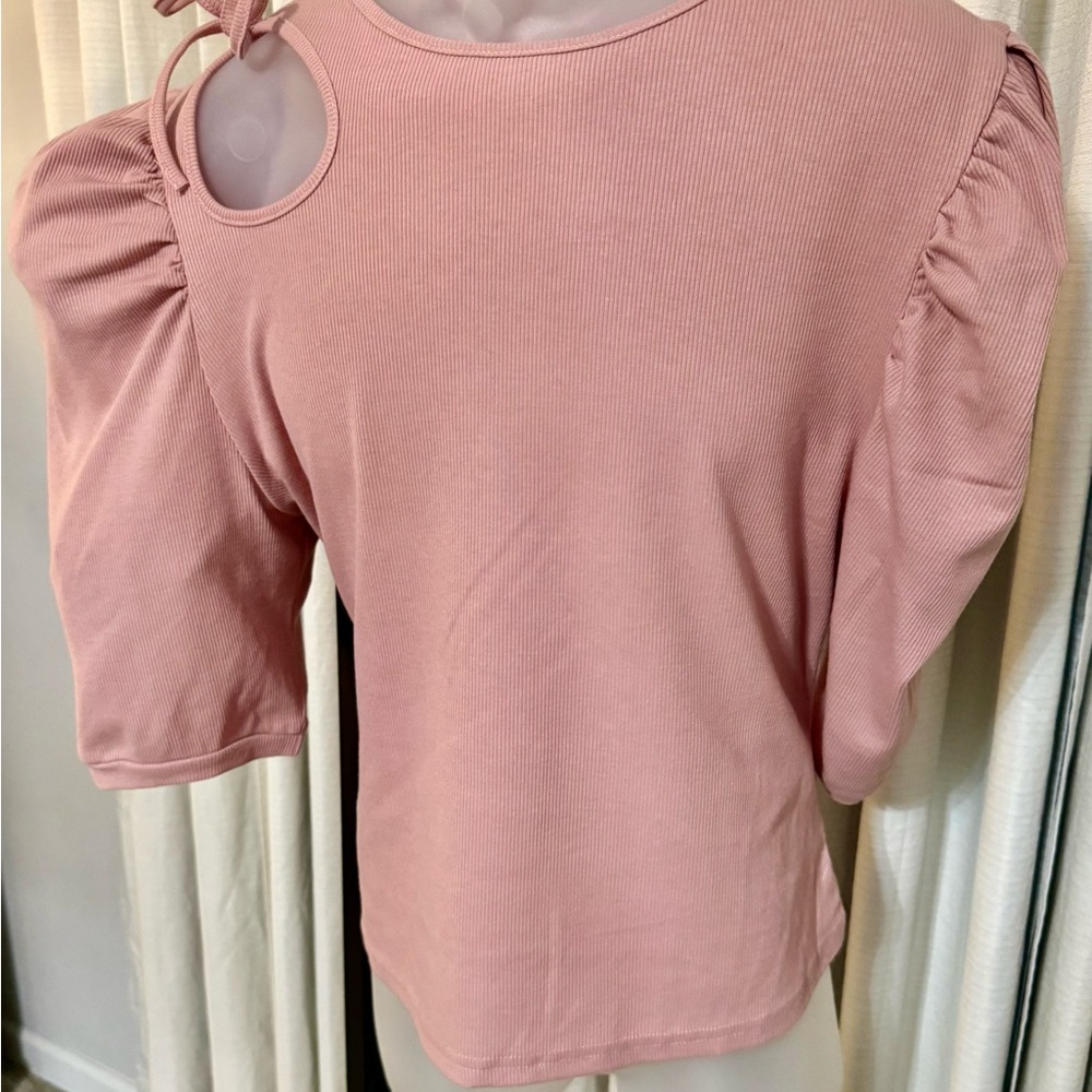 Pink Women's Top with Puff Sleeves